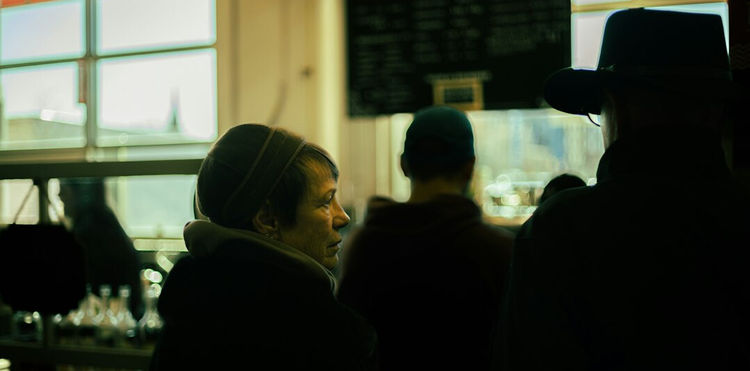 store detective observing crowd